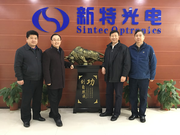 省委统战部副部长蔡藻鲜到77779193永利光电调研